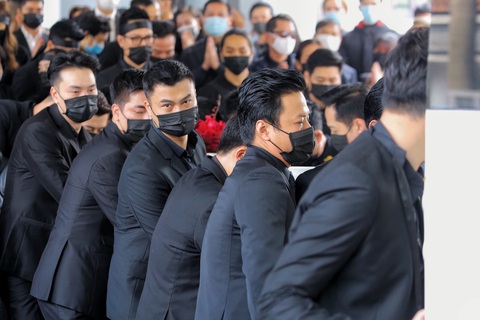 Tiếng đàn vùng Mê Thảo được tái hiện trong lễ tang NSND Hoàng Dũng - Ảnh 6. Tiếng đàn vùng Mê Thảo được tái hiện trong lễ tang NSND Hoàng Dũng - Ảnh 6.