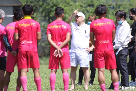 Chủ tịch CLB Sài Gòn khảo sát Trung tâm Thành Long để chuẩn bị cải tạo - Ảnh 7. Chủ tịch CLB Sài Gòn khảo sát Trung tâm Thành Long để chuẩn bị cải tạo - Ảnh 7.