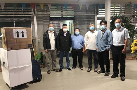 Lực lượng y tế Bệnh viện Chợ Rẫy mang theo máy móc ra Hải Dương chống dịch COVID-19 - Ảnh 1. Lực lượng y tế Bệnh viện Chợ Rẫy mang theo máy móc ra Hải Dương chống dịch COVID-19 - Ảnh 1.