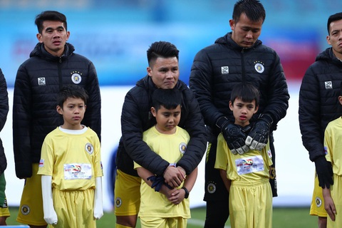 Khách VIP không được xuống bắt tay động viên cầu thủ khi V-League 2021 trở lại - Ảnh 1. Khách VIP không được xuống bắt tay động viên cầu thủ khi V-League 2021 trở lại - Ảnh 1.