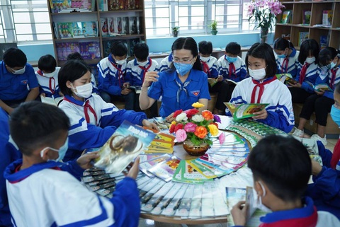 Trẻ em Tày, Nùng hào hứng với thư viện miền núi đẹp như mơ - Ảnh 1. Trẻ em Tày, Nùng hào hứng với thư viện miền núi đẹp như mơ - Ảnh 1.