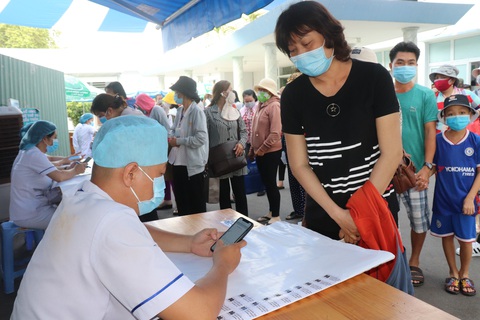 TP.HCM triển khai chiến dịch cao điểm phòng chống dịch COVID-19 - Ảnh 1. TP.HCM triển khai chiến dịch cao điểm phòng chống dịch COVID-19 - Ảnh 1.