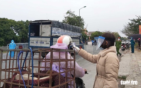 Nông dân Hải Dương giúp nhau qua đại dịch - Ảnh 2. Nông dân Hải Dương giúp nhau qua đại dịch - Ảnh 2.
