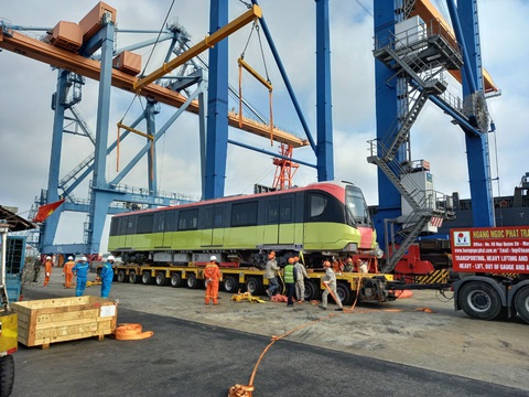 Đoàn tàu metro thứ 3 từ Pháp về Hà Nội tối nay 21-2 - Ảnh 2. Đoàn tàu metro thứ 3 từ Pháp về Hà Nội tối nay 21-2 - Ảnh 2.