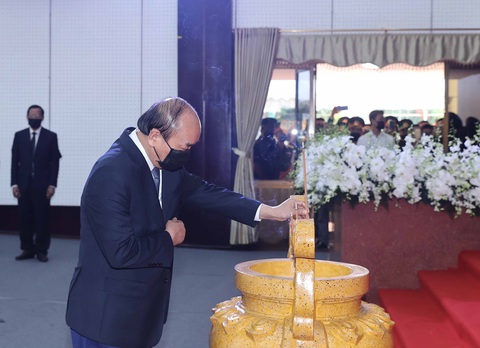 Lễ viếng nguyên Phó thủ tướng Trương Vĩnh Trọng tại Bến Tre và Hà Nội - Ảnh 3. Lễ viếng nguyên Phó thủ tướng Trương Vĩnh Trọng tại Bến Tre và Hà Nội - Ảnh 3.