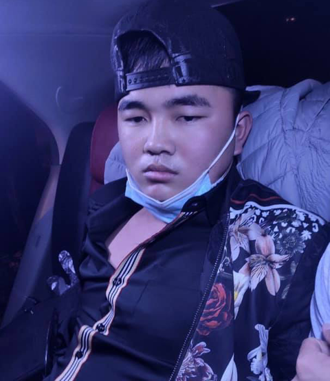 Nam thanh niên dùng dầu gió xịt vào mặt tài xế taxi để cướp tài sản - Ảnh 1. Nam thanh niên dùng dầu gió xịt vào mặt tài xế taxi để cướp tài sản - Ảnh 1.
