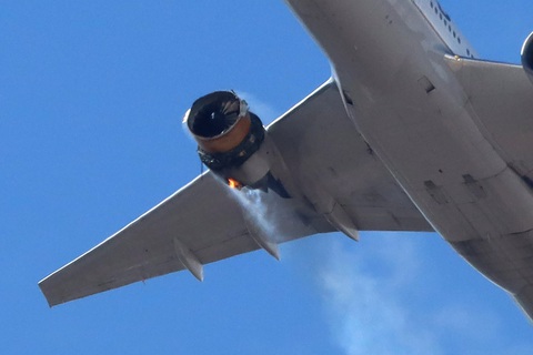 Mỹ yêu cầu kiểm tra tất cả máy bay Boeing 777 dùng động cơ Pratt & Whitney 4000 - Ảnh 1. Mỹ yêu cầu kiểm tra tất cả máy bay Boeing 777 dùng động cơ Pratt & Whitney 4000 - Ảnh 1.