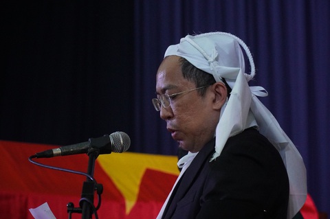 Xúc động hàng ngàn người dân tiễn đưa nguyên Phó thủ tướng Trương Vĩnh Trọng về nơi an nghỉ - Ảnh 4. Xúc động hàng ngàn người dân tiễn đưa nguyên Phó thủ tướng Trương Vĩnh Trọng về nơi an nghỉ - Ảnh 4.
