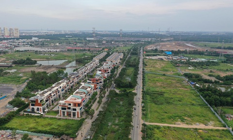 Thu hồi thêm đất hai bên đường để bán đấu giá: Giá bồi thường cao: dân sẽ ủng hộ - Ảnh 1. Thu hồi thêm đất hai bên đường để bán đấu giá: Giá bồi thường cao: dân sẽ ủng hộ - Ảnh 1.
