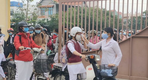 Học sinh cấp 2 làm giả văn bản cho nghỉ học của tỉnh, bị phạt cảnh cáo - Ảnh 2. Học sinh cấp 2 làm giả văn bản cho nghỉ học của tỉnh, bị phạt cảnh cáo - Ảnh 2.