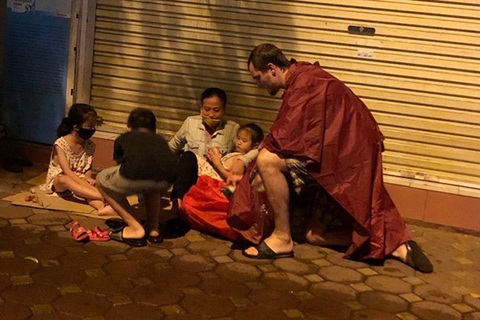 Chàng Tây xây cộng đồng thiện nguyện ở Hà Nội - Ảnh 1. Chàng Tây xây cộng đồng thiện nguyện ở Hà Nội - Ảnh 1.