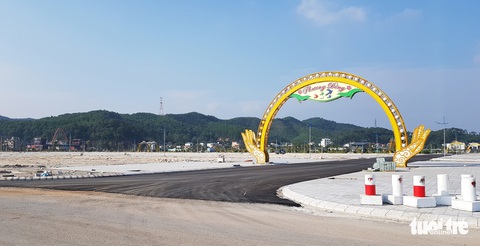 Lợi dụng chính quyền lo dập dịch, một công ty lấn chiếm 16.000m2 đất ngoài chỉ giới - Ảnh 2. Lợi dụng chính quyền lo dập dịch, một công ty lấn chiếm 16.000m2 đất ngoài chỉ giới - Ảnh 2.