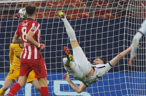 Tuyệt phẩm xe đạp chổng ngược giúp Chelsea hạ Atletico Madrid - Ảnh 2. Tuyệt phẩm xe đạp chổng ngược giúp Chelsea hạ Atletico Madrid - Ảnh 2.