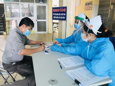 Người tử vong khi đang điều trị cách ly âm tính lần 2 với corona - Ảnh 1. Người tử vong khi đang điều trị cách ly âm tính lần 2 với corona - Ảnh 1.