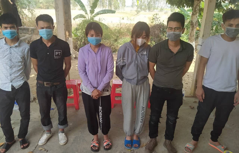 Bắt 14 nam, nữ từ các tỉnh tụ về Long An vượt biên tìm việc lương cao - Ảnh 1. Bắt 14 nam, nữ từ các tỉnh tụ về Long An vượt biên tìm việc lương cao - Ảnh 1.