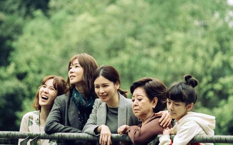 Cô Vị - Little Big Women - Hay những phụ nữ bình thường vĩ đại - Ảnh 1. Cô Vị - Little Big Women - Hay những phụ nữ bình thường vĩ đại - Ảnh 1.