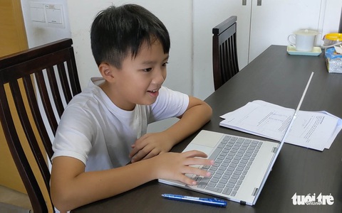 Học online ít hiệu quả? Con tôi lại thấy thích - Ảnh 1. Học online ít hiệu quả? Con tôi lại thấy thích - Ảnh 1.