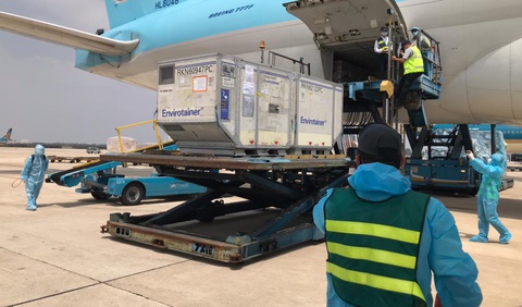 Việt Nam nói gì về khả năng mua vắc xin COVID-19 của Trung Quốc và Nga? - Ảnh 1. Việt Nam nói gì về khả năng mua vắc xin COVID-19 của Trung Quốc và Nga? - Ảnh 1.