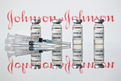 FDA Mỹ chứng minh vắc xin COVID-19 một liều của Johnson & Johnson hiệu quả - Ảnh 1. FDA Mỹ chứng minh vắc xin COVID-19 một liều của Johnson & Johnson hiệu quả - Ảnh 1.