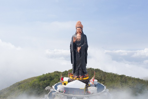 Những điều thú vị về tượng Phật Bà bằng đồng cao nhất châu Á trên đỉnh núi Bà Đen - Ảnh 5. Những điều thú vị về tượng Phật Bà bằng đồng cao nhất châu Á trên đỉnh núi Bà Đen - Ảnh 5.