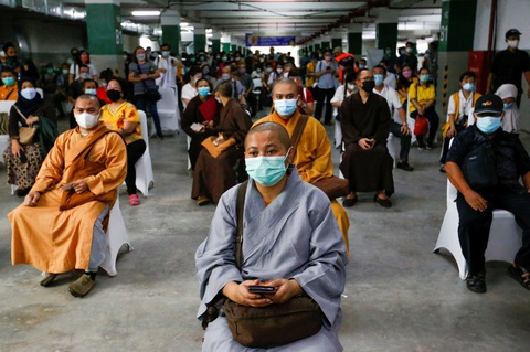 Indonesia thực hiện tiêm chủng COVID-19 cho cộng đồng tôn giáo - Ảnh 2. Indonesia thực hiện tiêm chủng COVID-19 cho cộng đồng tôn giáo - Ảnh 2.