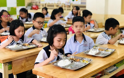 Học sinh TP.HCM trở lại trường từ 1-3 có học bán trú? - Ảnh 1. Học sinh TP.HCM trở lại trường từ 1-3 có học bán trú? - Ảnh 1.