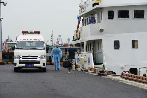 Tàu Ocean Amazing có người mắc COVID-19 rời vùng biển Việt Nam - Ảnh 1. Tàu Ocean Amazing có người mắc COVID-19 rời vùng biển Việt Nam - Ảnh 1.