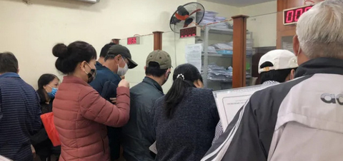 Cục Thuế Hà Nội làm cả 2 ngày cuối tuần để xử lý hồ sơ nộp tiền sử dụng đất - Ảnh 1. Cục Thuế Hà Nội làm cả 2 ngày cuối tuần để xử lý hồ sơ nộp tiền sử dụng đất - Ảnh 1.