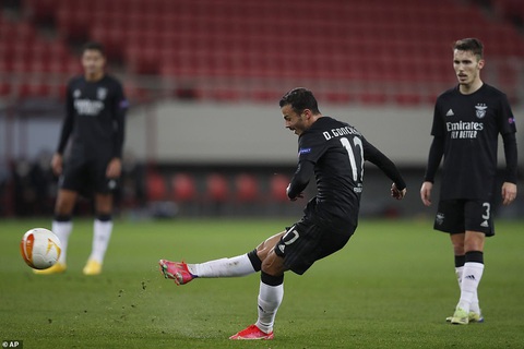 Arsenal nghẹt thở giành vé đi tiếp - Ảnh 3. Arsenal nghẹt thở giành vé đi tiếp - Ảnh 3.