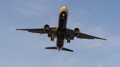 Đến lượt Boeing 777 của Nga phải hạ cánh khẩn cấp vì trục trặc động cơ - Ảnh 1. Đến lượt Boeing 777 của Nga phải hạ cánh khẩn cấp vì trục trặc động cơ - Ảnh 1.