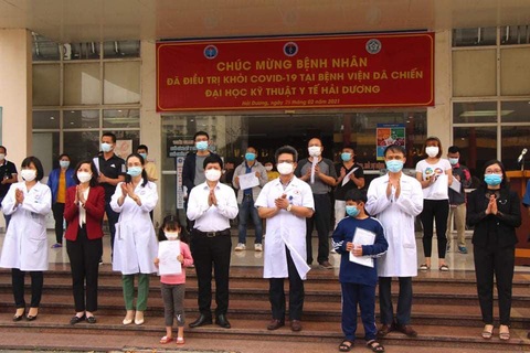 Bệnh nhân COVID-19 siêu lây nhiễm ở ổ dịch Cẩm Giàng xuất viện - Ảnh 1. Bệnh nhân COVID-19 siêu lây nhiễm ở ổ dịch Cẩm Giàng xuất viện - Ảnh 1.