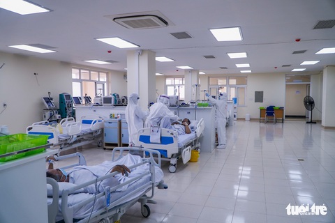 Theo chân nữ điều dưỡng chăm bệnh nhân COVID-19 ở Bệnh viện dã chiến số 2 Hải Dương - Ảnh 1. Theo chân nữ điều dưỡng chăm bệnh nhân COVID-19 ở Bệnh viện dã chiến số 2 Hải Dương - Ảnh 1.