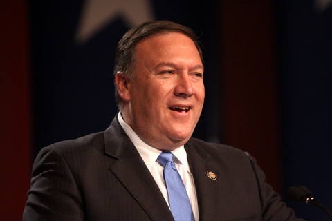 Ông Pompeo chế giễu ông Biden không kích Syria: Hi vọng đừng có ném đại bom xuống hoang mạc - Ảnh 1. Ông Pompeo chế giễu ông Biden không kích Syria: Hi vọng đừng có ném đại bom xuống hoang mạc - Ảnh 1.
