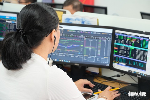 Khối ngoại rút ròng hơn 2.818 tỉ đồng trên thị trường chứng khoán chỉ trong một tuần - Ảnh 1. Khối ngoại rút ròng hơn 2.818 tỉ đồng trên thị trường chứng khoán chỉ trong một tuần - Ảnh 1.