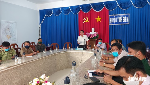 An Giang thành lập các đội chuyên xử lý vi phạm phòng dịch COVID-19 - Ảnh 3. An Giang thành lập các đội chuyên xử lý vi phạm phòng dịch COVID-19 - Ảnh 3.