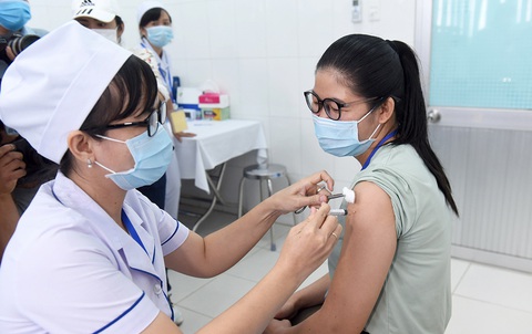 Đẩy nhanh thử nghiệm vắc xin nội, 35 ngày tới có thể sẽ chuyển sang giai đoạn 3 - Ảnh 2. Đẩy nhanh thử nghiệm vắc xin nội, 35 ngày tới có thể sẽ chuyển sang giai đoạn 3 - Ảnh 2.
