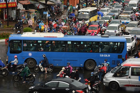 TP.HCM xin đường cho xe buýt mini - Ảnh 1. TP.HCM xin đường cho xe buýt mini - Ảnh 1.