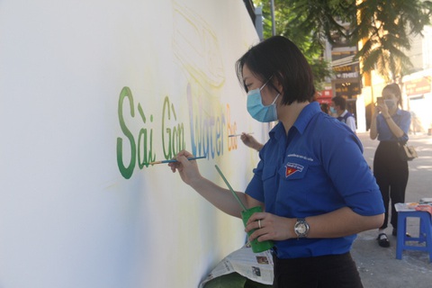 TP.HCM khởi động Tháng thanh niên: Tạo mảng xanh cho chung cư, làm đẹp các hẻm - Ảnh 6. TP.HCM khởi động Tháng thanh niên: Tạo mảng xanh cho chung cư, làm đẹp các hẻm - Ảnh 6.