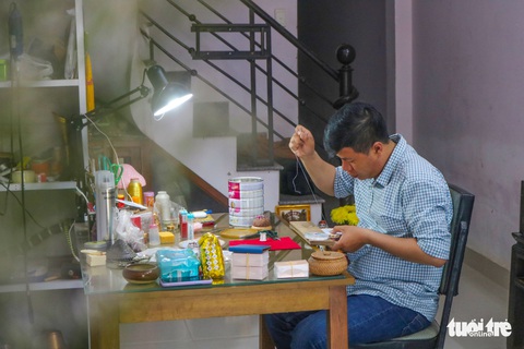 Chàng trai miền Nam mê mẩn chế tác phục sức triều Nguyễn - Ảnh 4. Chàng trai miền Nam mê mẩn chế tác phục sức triều Nguyễn - Ảnh 4.