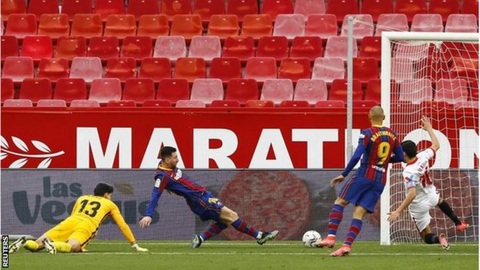 Messi kiến tạo và ghi bàn giúp Barca vượt mặt Real Madrid - Ảnh 3. Messi kiến tạo và ghi bàn giúp Barca vượt mặt Real Madrid - Ảnh 3.