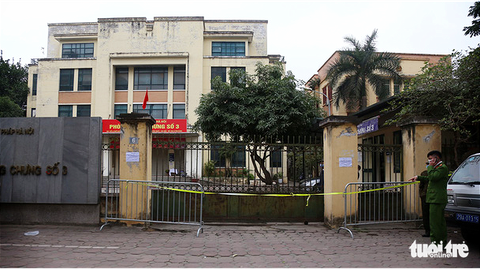 Công chứng viên ở Hà Nội mắc COVID-19 từng bay vào Sài Gòn, gặp nhiều người - Ảnh 1. Công chứng viên ở Hà Nội mắc COVID-19 từng bay vào Sài Gòn, gặp nhiều người - Ảnh 1.