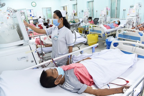 17 năm đón Tết trong bệnh viện của người đàn ông chạy thận - Ảnh 2. 17 năm đón Tết trong bệnh viện của người đàn ông chạy thận - Ảnh 2.