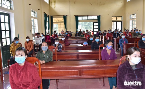 Bà con, học sinh nghèo Hà Tĩnh vui mừng nhận quà Tết sẻ chia - Ảnh 2. Bà con, học sinh nghèo Hà Tĩnh vui mừng nhận quà Tết sẻ chia - Ảnh 2.