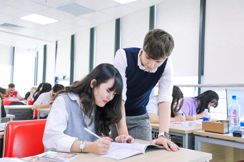Đại học song ngữ - quốc tế: Lựa chọn khởi đầu tương lai - Ảnh 1. Đại học song ngữ - quốc tế: Lựa chọn khởi đầu tương lai - Ảnh 1.