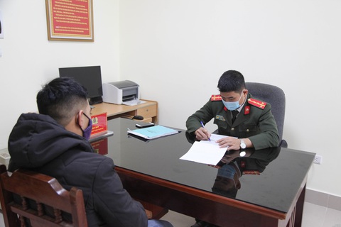 Phạt 5 triệu đồng người tung tin COVID-19 đi hát có tay vịn luôn - Ảnh 1. Phạt 5 triệu đồng người tung tin COVID-19 đi hát có tay vịn luôn - Ảnh 1.