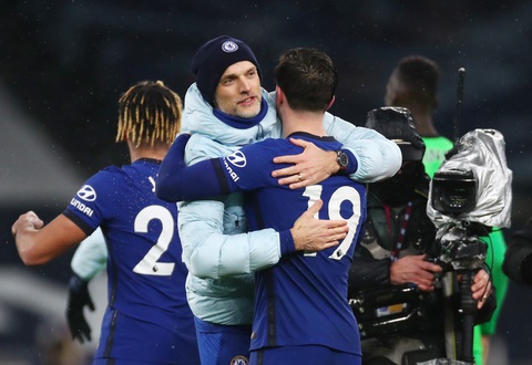 Jorginho ghi bàn từ chấm phạt đền giúp Chelsea vươn lên thứ 6 - Ảnh 1. Jorginho ghi bàn từ chấm phạt đền giúp Chelsea vươn lên thứ 6 - Ảnh 1.
