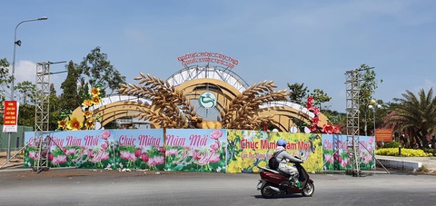 Cần Thơ: Bố trí 25 điểm giữ xe phục vụ tham quan đường hoa xuân - Ảnh 1. Cần Thơ: Bố trí 25 điểm giữ xe phục vụ tham quan đường hoa xuân - Ảnh 1.