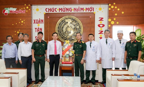 Lãnh đạo TP.HCM thăm, chúc tết cán bộ chiến sĩ biên phòng, hải quân, quân y - Ảnh 2. Lãnh đạo TP.HCM thăm, chúc tết cán bộ chiến sĩ biên phòng, hải quân, quân y - Ảnh 2.