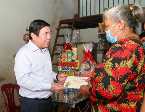 Ông Võ Văn Thưởng chúc tết gia đình nguyên lãnh đạo Đảng, Nhà nước - Ảnh 3. Ông Võ Văn Thưởng chúc tết gia đình nguyên lãnh đạo Đảng, Nhà nước - Ảnh 3.