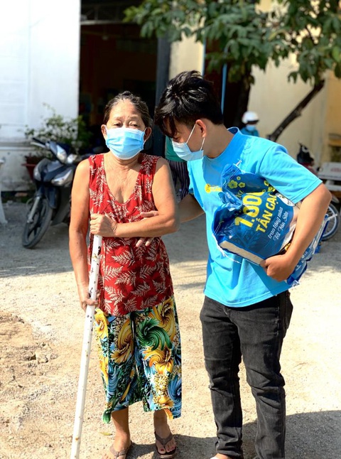 Tết sẻ chia 2021: Niềm vui nhận gạo hòa chung niềm vui đón tết - Ảnh 4. Tết sẻ chia 2021: Niềm vui nhận gạo hòa chung niềm vui đón tết - Ảnh 4.